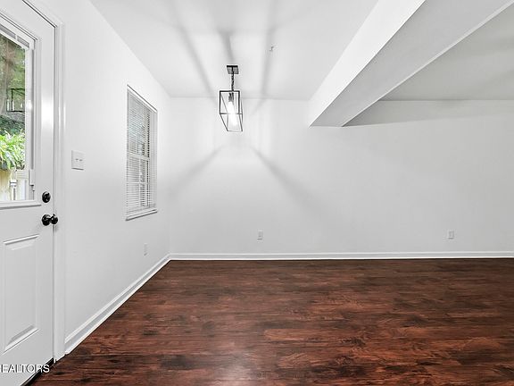 4th image of 3912 Valley Creek Way