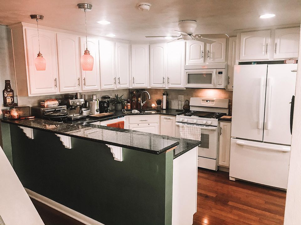 1st image of 590 Woodmere Dr APT 6