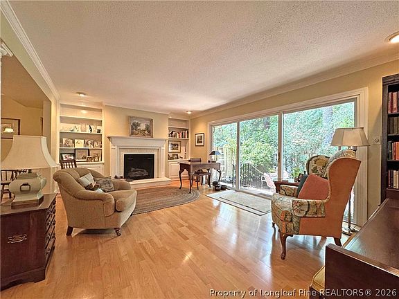 3rd image of 190 Palmetto Rd