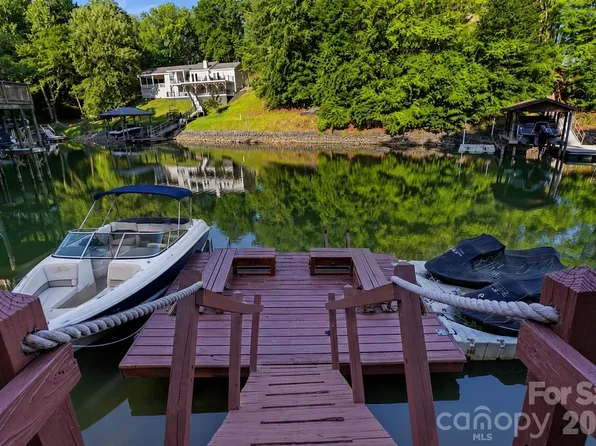 9067 Tulagi Ct, Fort Mill, SC 29708