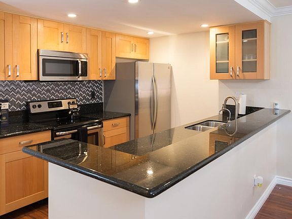 2nd image of 10699 San Diego Mission Rd Unit 212