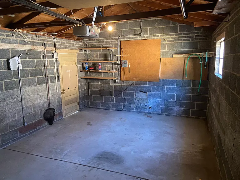 420 W 3rd Ave — Photo 15