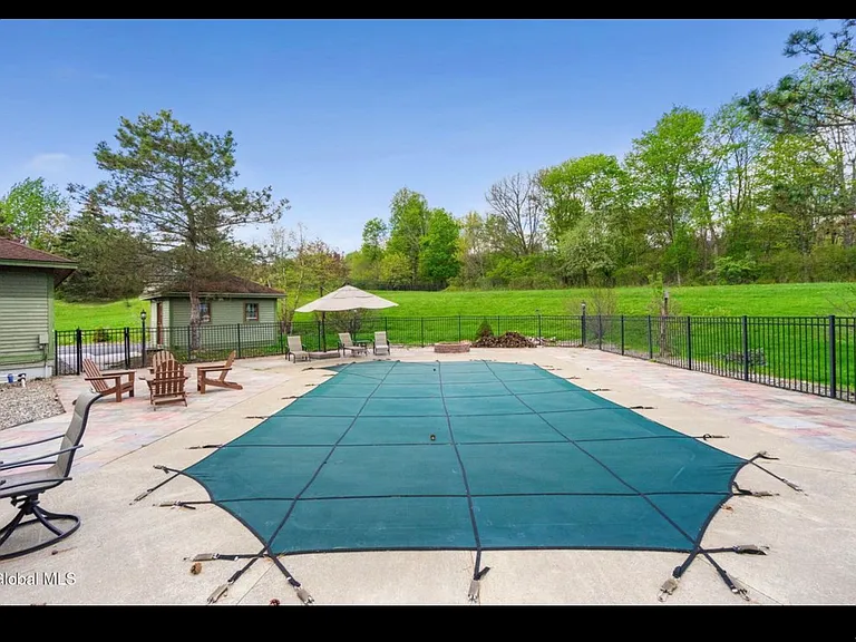 8 Fox Glove Ct — Photo 43