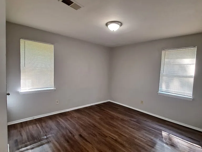 2655 Whitman Ave — Photo 9