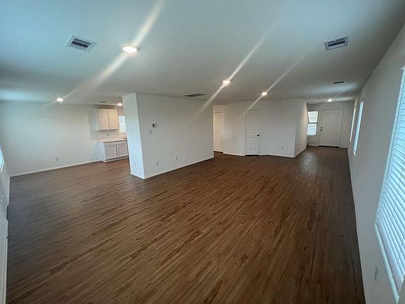 3rd image of 4127 Neches Bend Dr