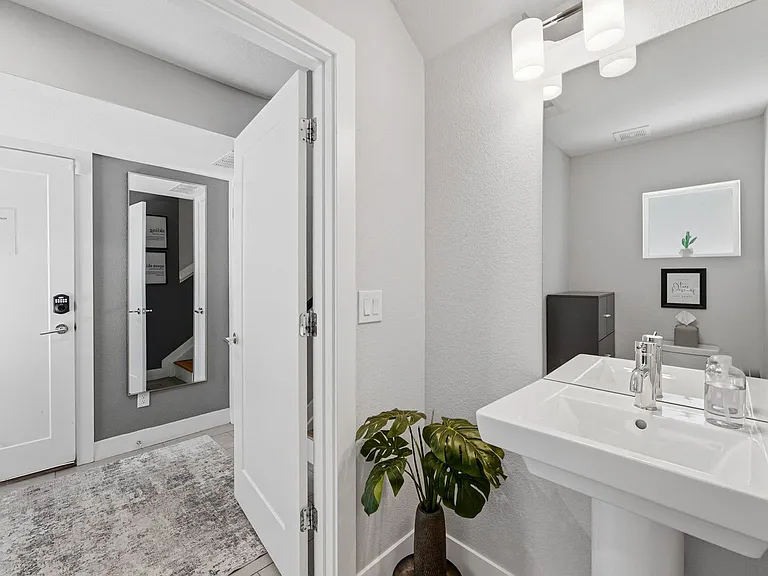 1731 Irving St #105 — Photo 15