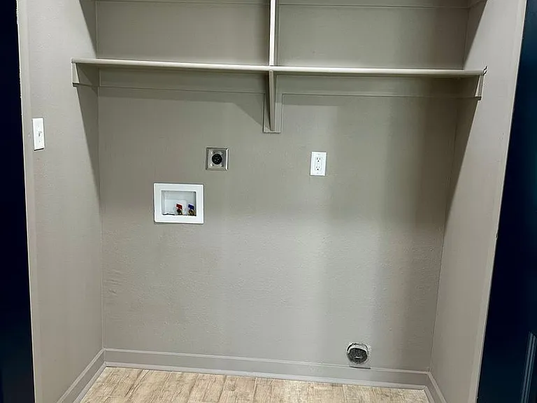 Newly Built 2 Bedroom, 2 Bathroom Townhome — Photo 8