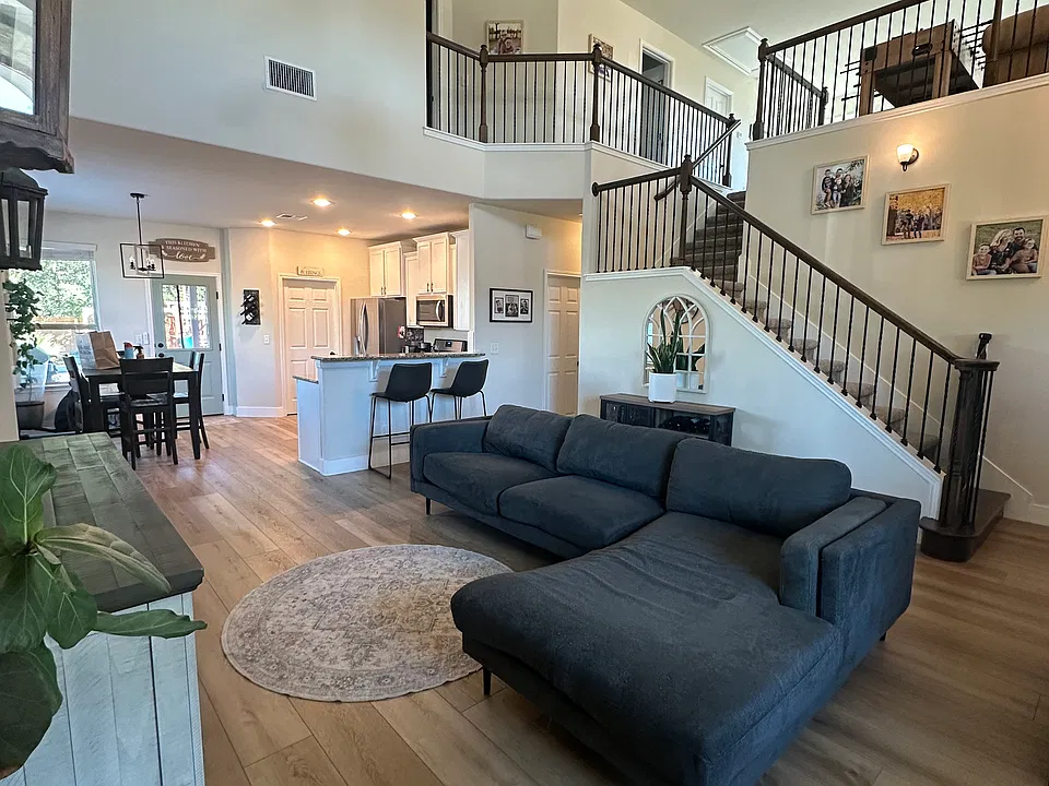 421 Lewisville Ln