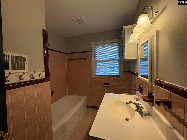 1047 S Holly St — Photo 17