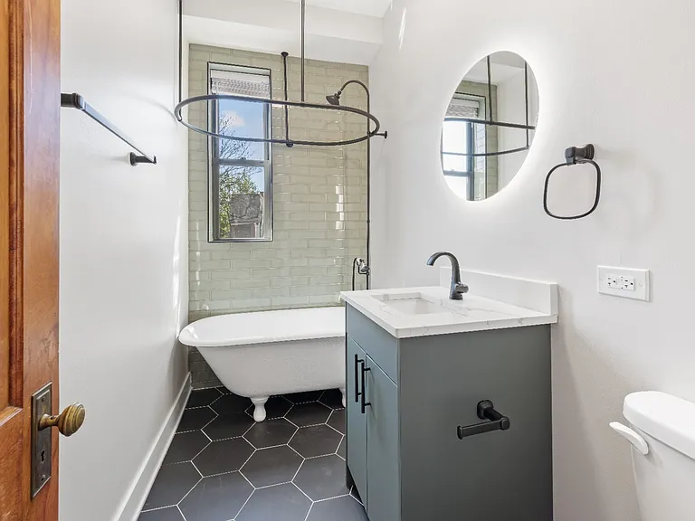 3227 W Belden Ave #3225-G — Photo 4