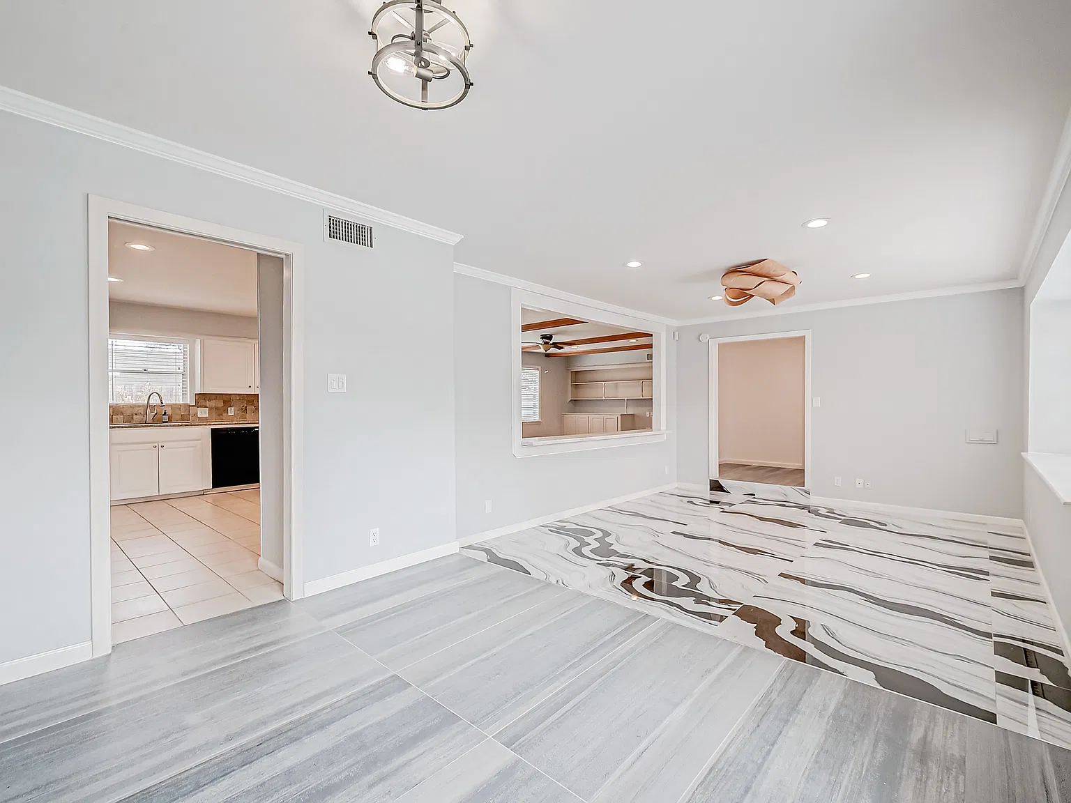 3 bed, 2153 sqft, $2,700 — Photo 4