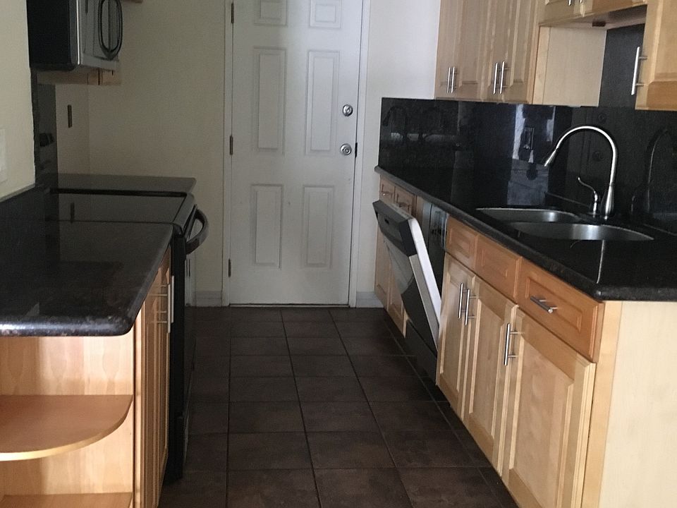 1st image of 928 Wren Way