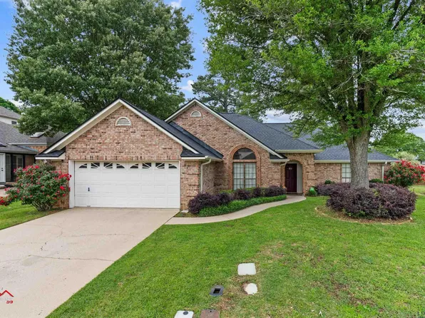211 Millstone Ln, Longview, TX 75604