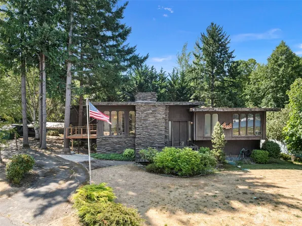 2001 Corbet Drive NW, Bremerton, WA 98312