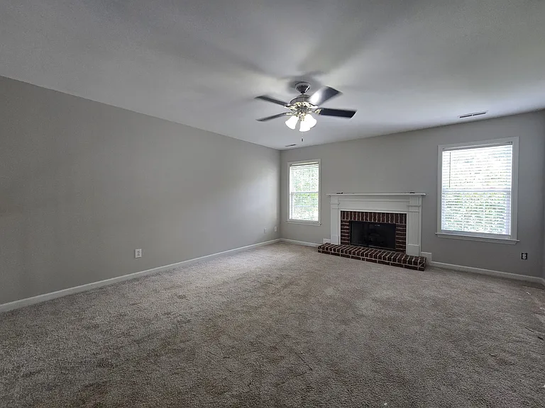 2565 Milton Ln — Photo 8