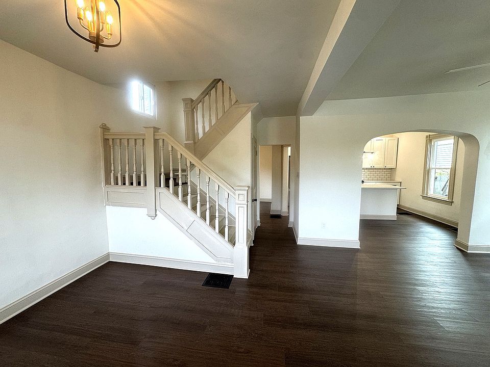 1st image of 230 Brookline Blvd