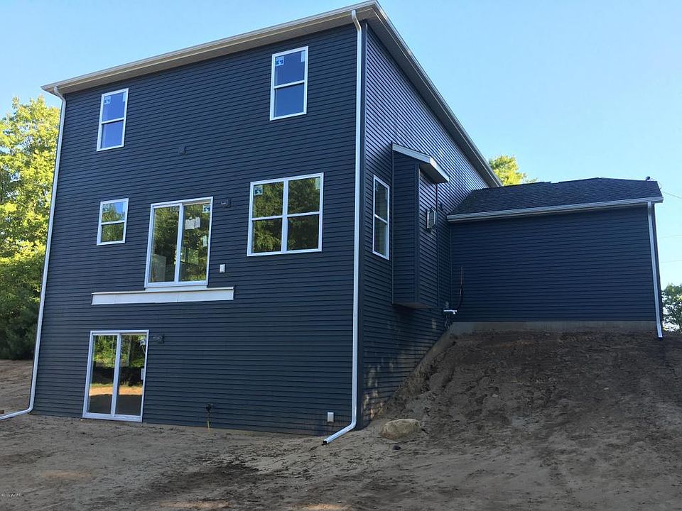2nd image of 4970 Tiamo Ln NE