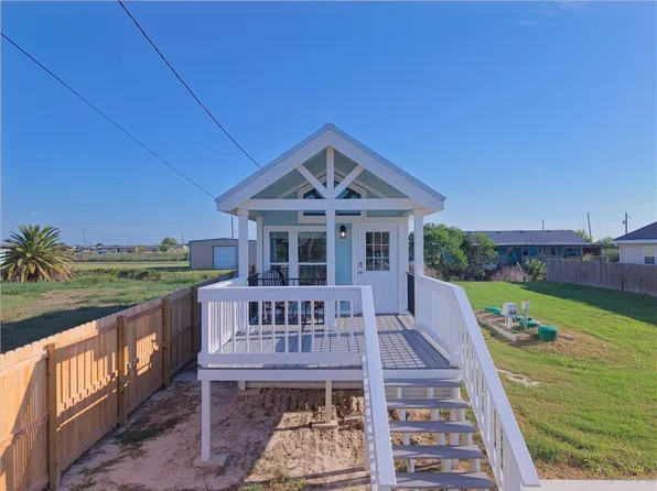 211 W Pompano, Rockport, TX 78382