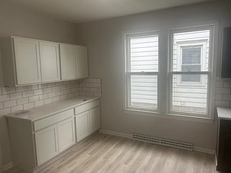 1630 Kearney Ave — Photo 3