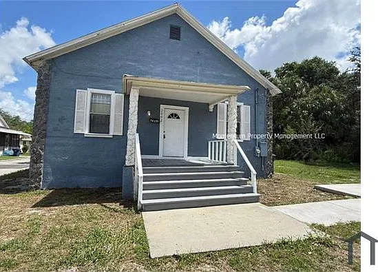 4 bed, 1084 sqft, $2,100 — Photo 3
