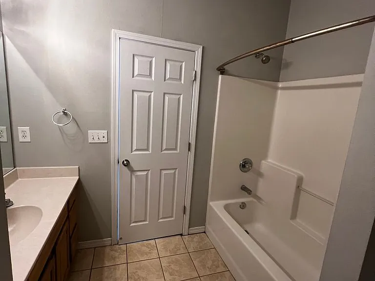764 Shady St — Photo 13