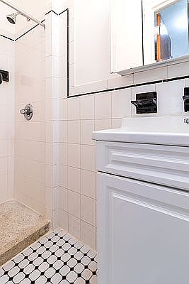 4th image of 348 E 92nd St #1B