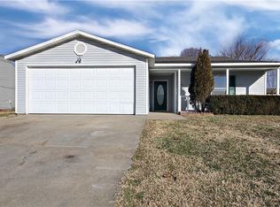 418 Village Ln, Springdale, AR 72764