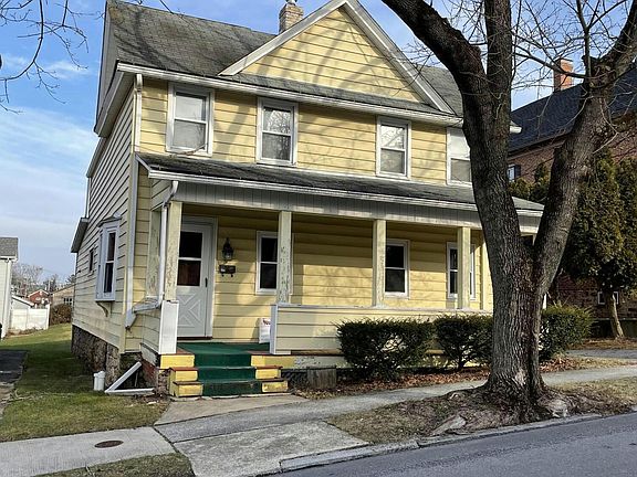 3rd image of 718 N Montgomery St