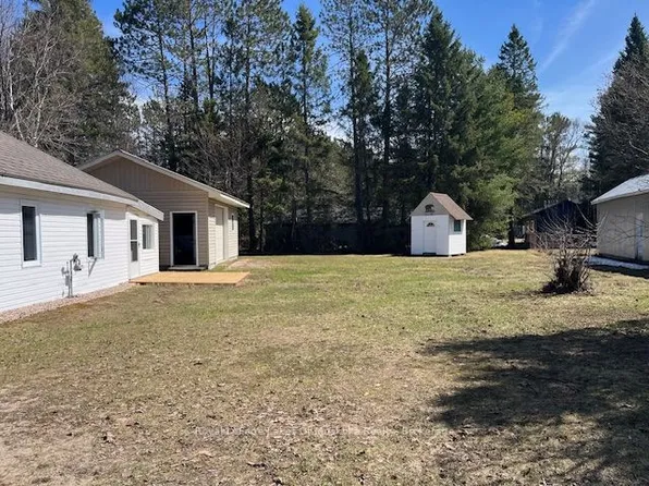 75 Park St, Sundridge, ON P0A 1Z0