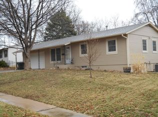 3040 SW Westwood Dr, Topeka, KS 66614