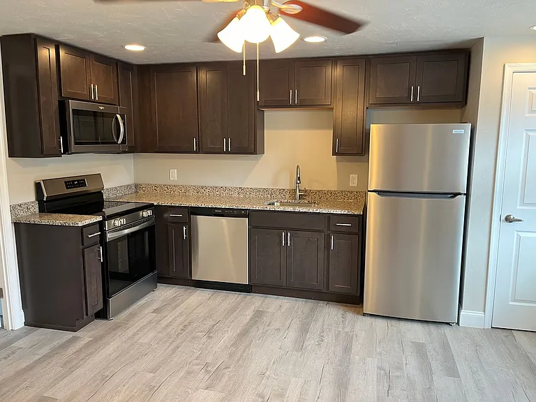 Salem Run Apartments - Phase 1 — Photo 19