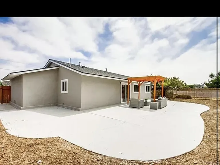 2642 Lancelot Dr — Photo 5