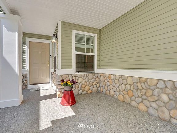 4th image of 19712 99th Street Ct E