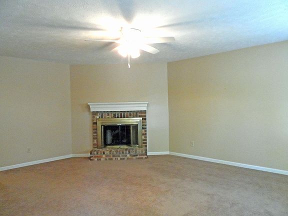 5th image of 2448 Battleground Dr