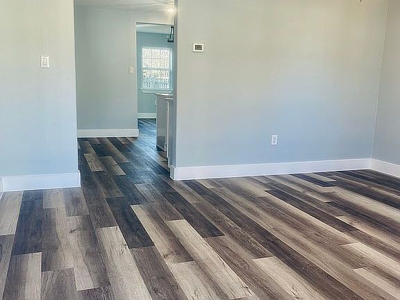 3rd image of 405 17th St NE