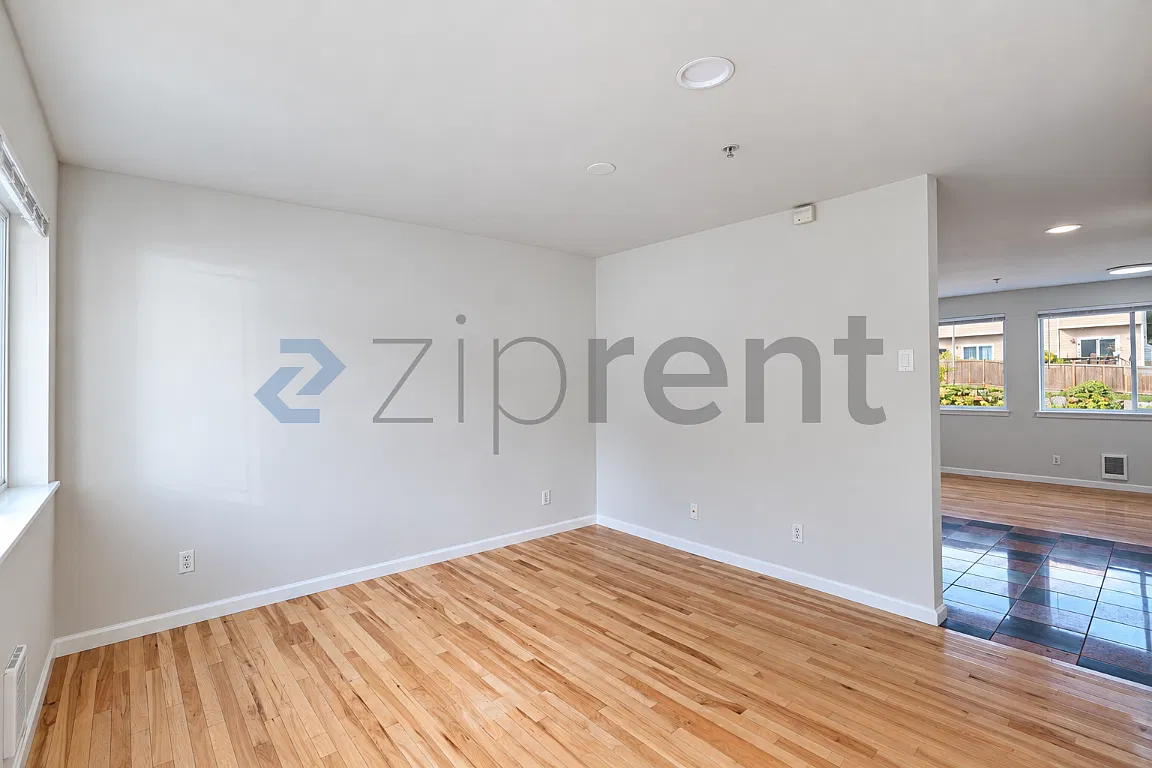 2 bed, 1.5 bath, 1034 sqft, $2,200 — Photo 2