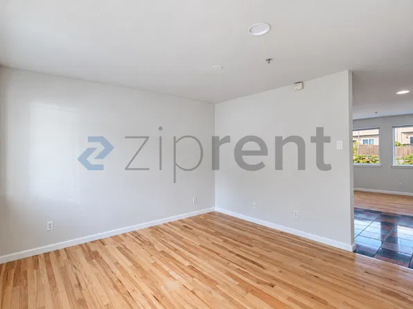 3322 148th St SW APT B2, Lynnwood, WA 98087