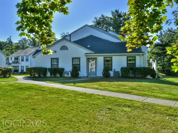 79 Konight Ct, Mahwah, NJ 07430