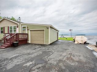 8874 Beach Rd, Brewerton, NY 13029