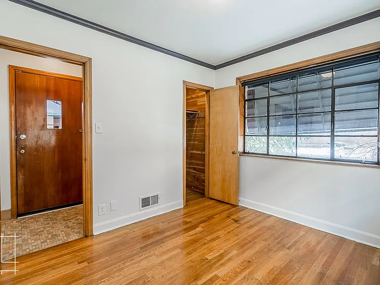 1374 E. Broad St. — Photo 3