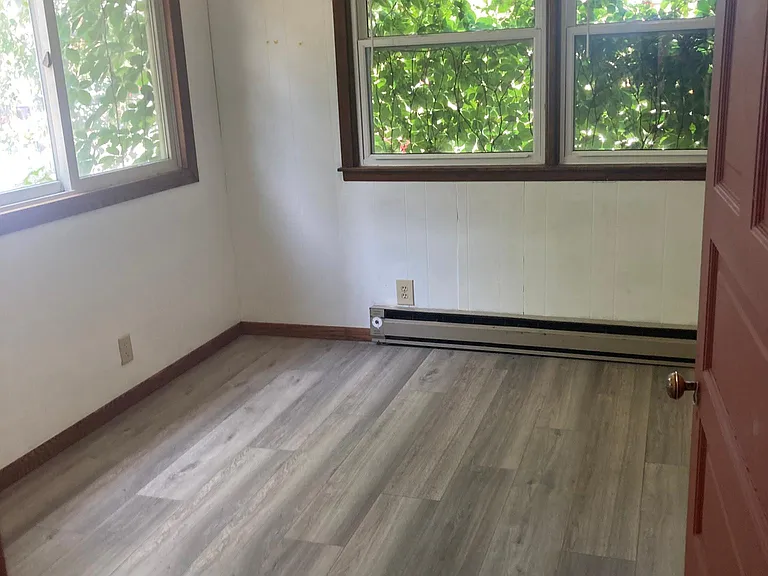 119 E 5th St #2 — Photo 8