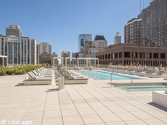 5th image of 1201 N La Salle Dr APT 1312
