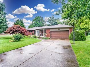 1448 W Sparrow Rd, Springfield, OH 45502