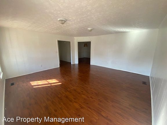 4th image of 2078 Corrinna St
