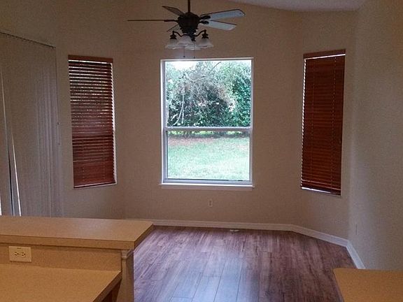 4th image of 2441 N Brentwood Cir