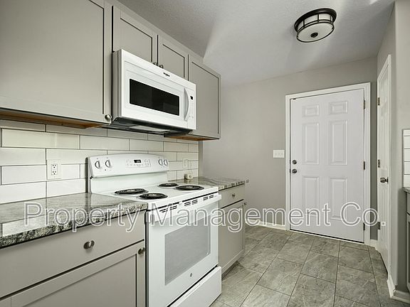 4th image of 625 E Kansas Ave