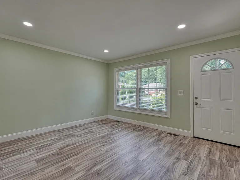 311 Pioneer Pl — Photo 18