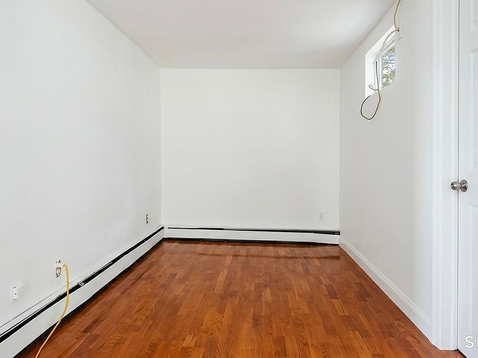2nd image of 64 George St 2