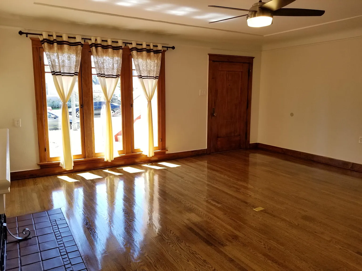 242 Coronado Ave — Photo 2