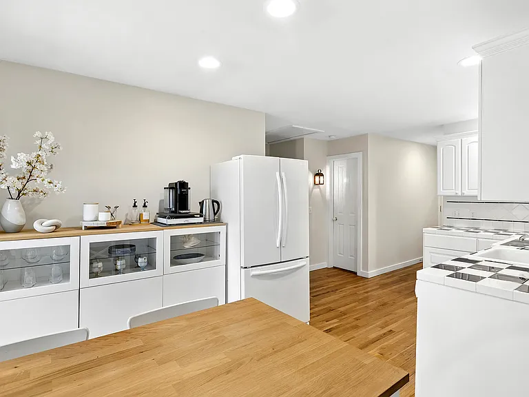 23 Town Ln — Photo 4